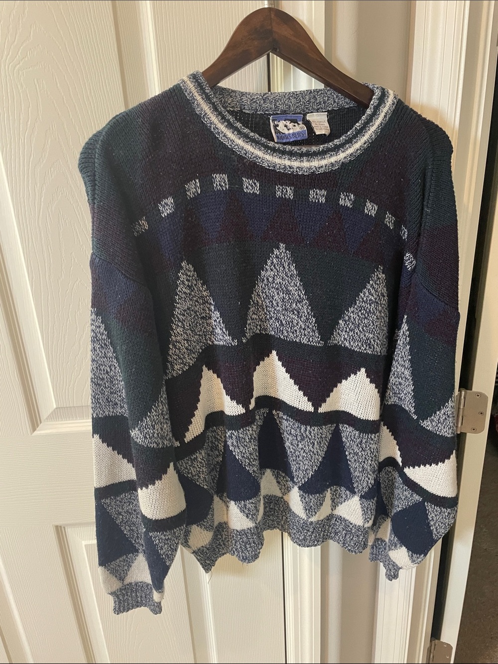 Geometric Pattern Crewneck Sweater in Navy, White & Gray 80s 90s VTG